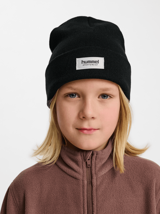 hummel hmlJR KNIT BEANIE - BLACK | Torgunns Barneklær AS