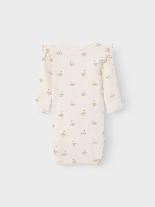 Lil' Atelier Baby GAVO EKO LS SLIM BODY NOOS - Pastel Parchment | SWAN | Torgunns Barneklær AS