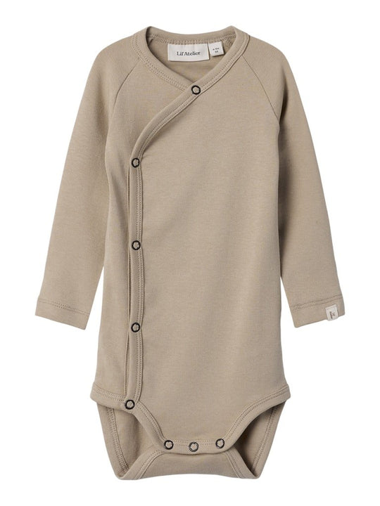 Lil' Atelier Baby GAYO LS SLIM WRAP BODY - White Pepper | Torgunns Barneklær AS