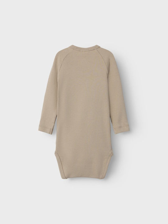 Lil' Atelier Baby GAYO LS SLIM WRAP BODY - White Pepper | Torgunns Barneklær AS