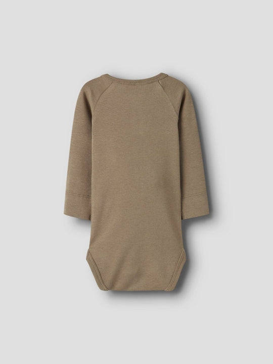 Lil' Atelier Baby GAYO SIM LS SLIM BODY - Sepia Tint | Torgunns Barneklær AS