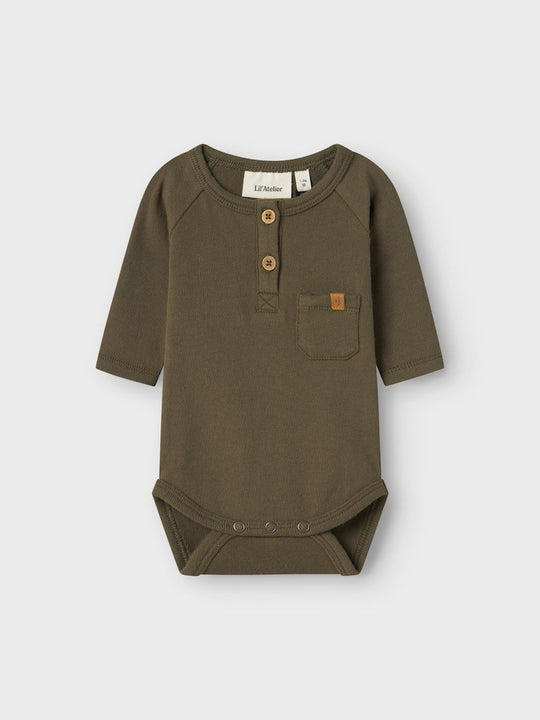 Lil' Atelier Baby LUNO LS SLIM BODY - Sea Turtle | Torgunns Barneklær AS