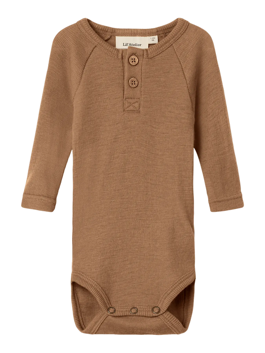 Lil' Atelier Baby NOEL NEB LS SLIM WOOL BODY - Tigers Eye | Torgunns Barneklær AS