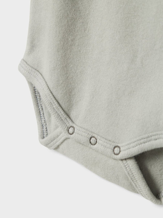 Lil' Atelier BABY THORO LEO LS SLIM BODY - Pigeon | Torgunns Barneklær AS