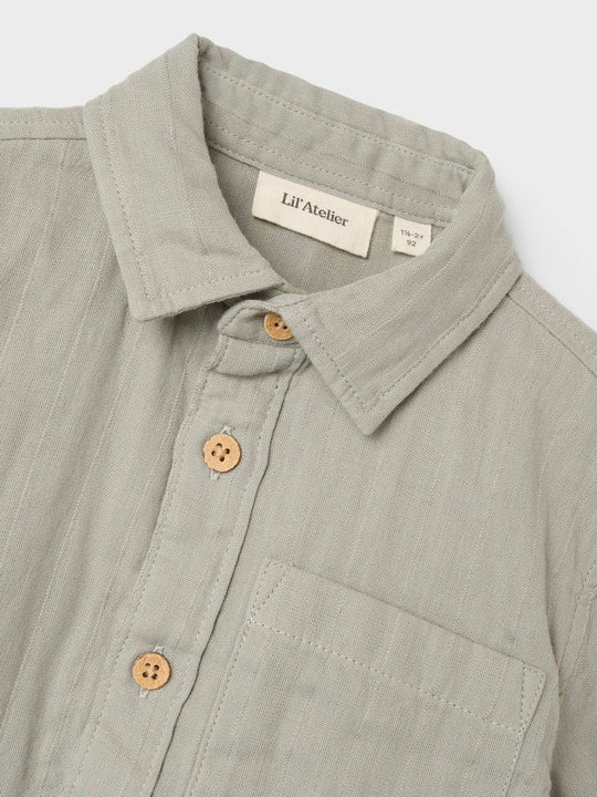 Lil' Atelier Mini FELIX SS LOOSE SHIRT - Forest Fog | Torgunns Barneklær AS