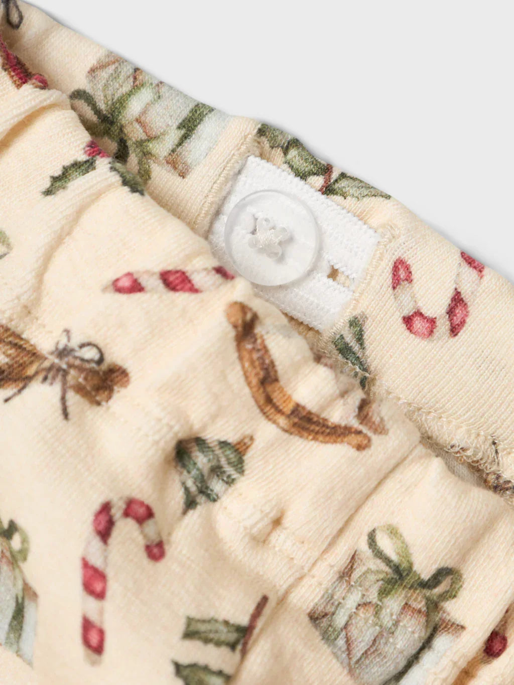 Julepyjamas for barn med godteri- og gaveprint, myk bomull og knapp for enkel på- og avklipping