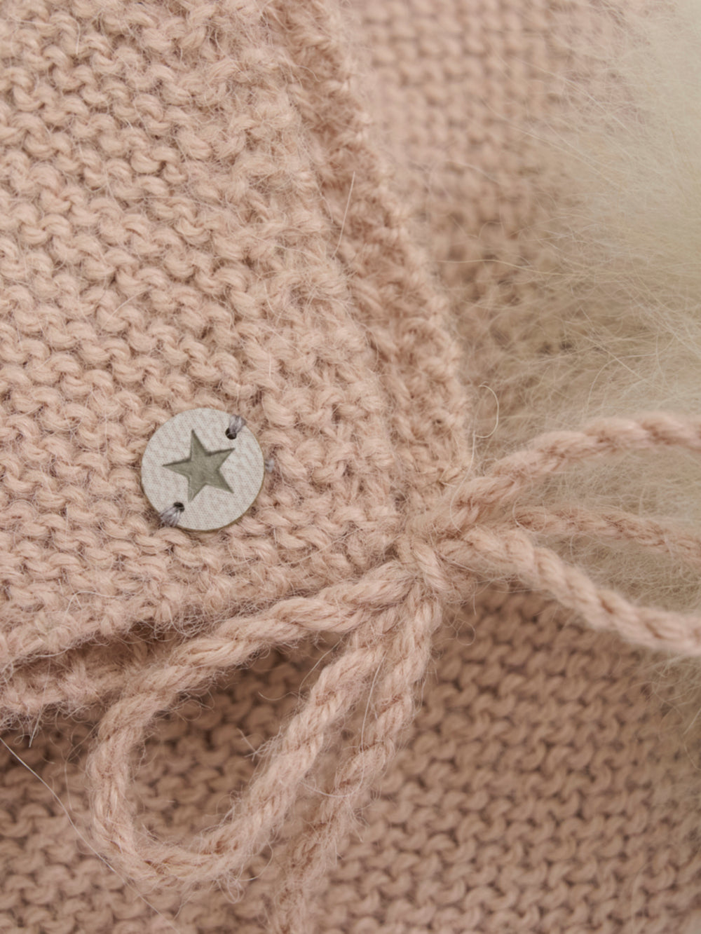 HUTTEliHUT | Bonnet Wool Knit Alpaca Pompom - Mahogany Rose