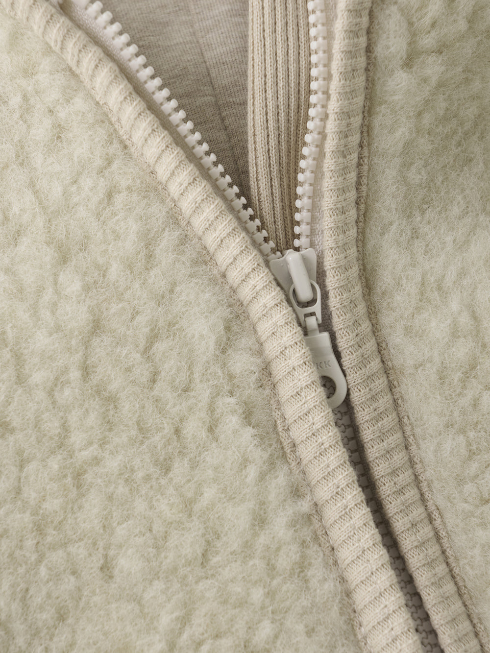 HUTTEliHUT | Ulldress Teddy med fôr - Cement