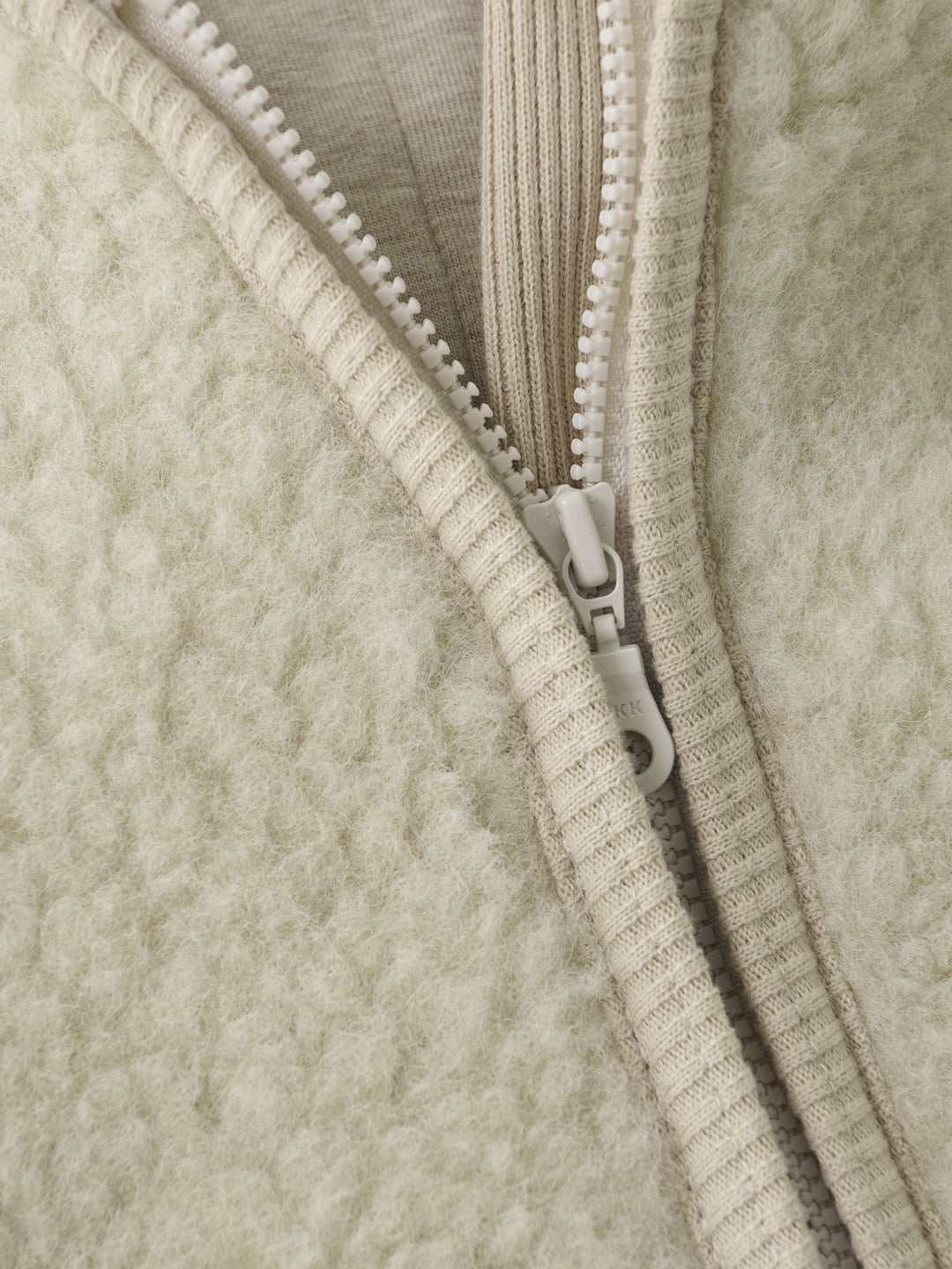 HUTTEliHUT | Ulldress Teddy med fôr - Cement