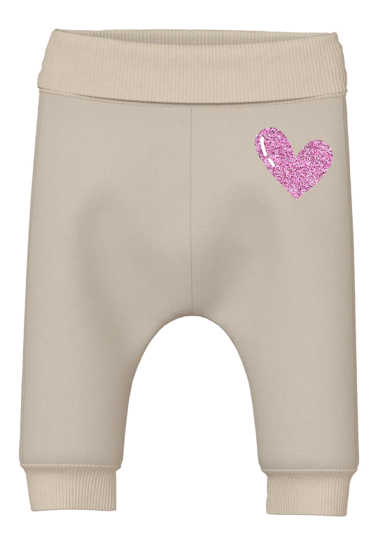 name it baby VRILLIE SWEAT PANT - Summer Sand | Hearts - Torgunns Barneklær AS