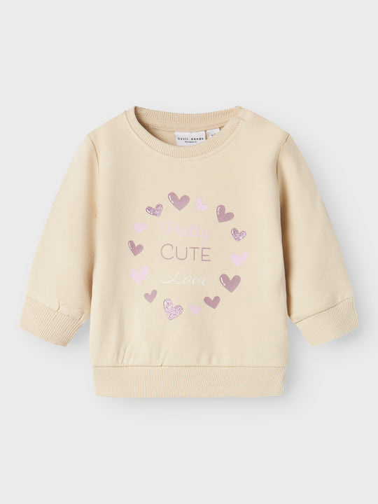 name it baby VRILLIE LS SWEAT - Summer Sand | Hearts - Torgunns Barneklær AS