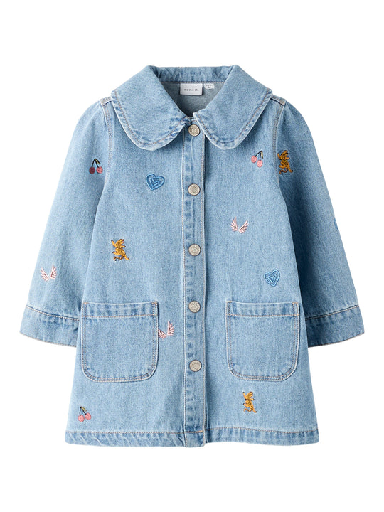 name it mini LILI EMB DENIM DRESS - Light Blue Denim - Torgunns Barneklær AS