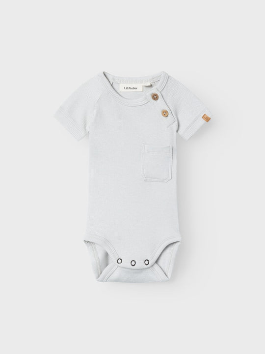 Lil' Atelier Baby GAGO KUB SS SLIM BODY - Oyster Mushroom - Torgunns Barneklær AS