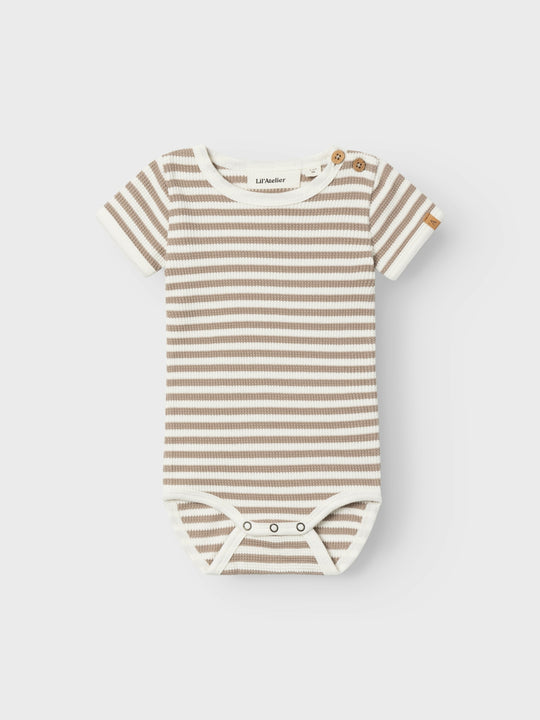 Lil' Atelier Baby JONAS SS BODY - Mocha Meringue Coconut milk