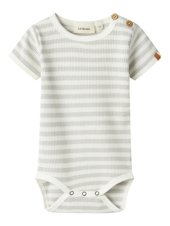 Lil' Atelier Baby JONAS SS BODY - Mocha Meringue Oyster Mushroom