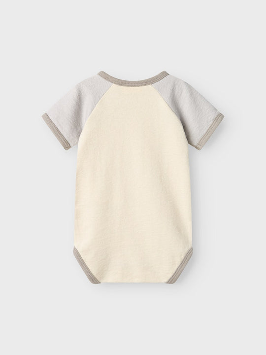Lil' Atelier Baby NUNAN SS LOOSE BODY - Turtledove Vapor Blue - Torgunns Barneklær AS