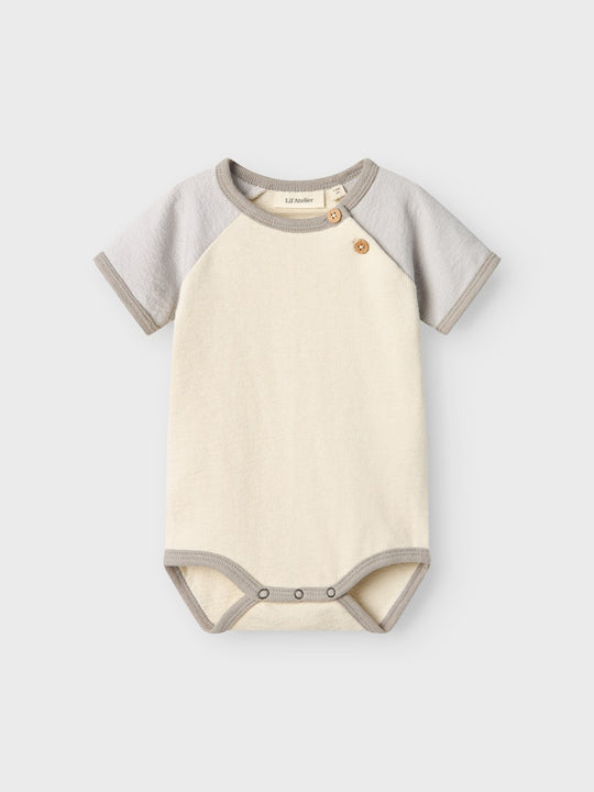Lil' Atelier Baby NUNAN SS LOOSE BODY - Turtledove Vapor Blue - Torgunns Barneklær AS