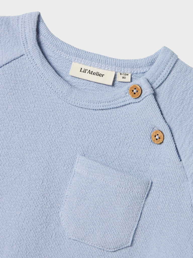 Lil' Atelier Baby JOLLO SS SWEAT - Zen Blue - Torgunns Barneklær AS