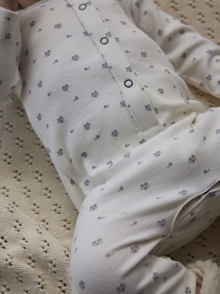 Lil' Atelier BABY LAGO MIO LS SUIT  - Coconut Milk | Blueberry - Torgunns Barneklær AS