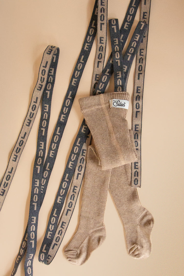 Silly Silas® | Classic strømpebukse med seler – Peanut Blend Patterned