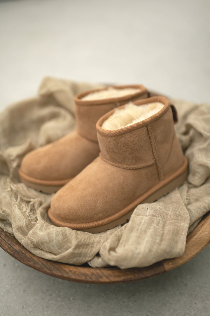 UGG Kids | Classic Mini II – Chestnut