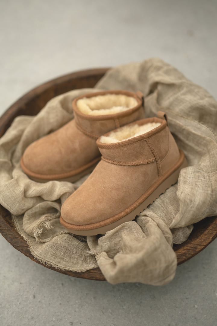 UGG Kids | Classic Ultra Mini – Chestnut