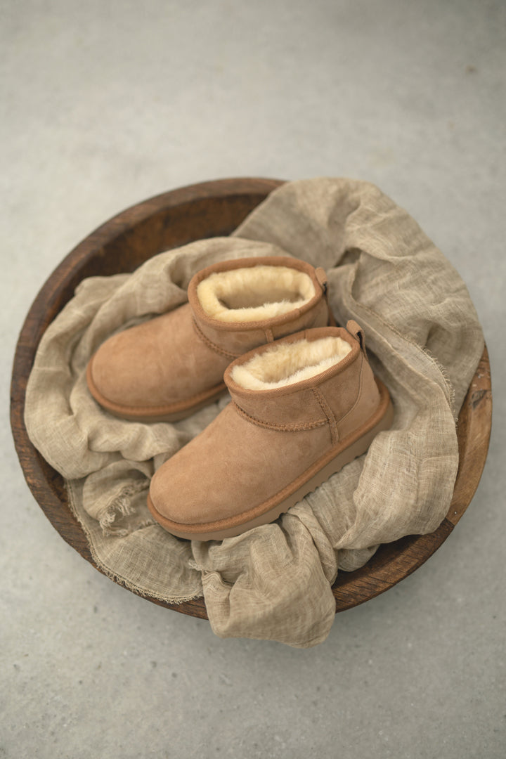 UGG Kids | Classic Ultra Mini – Chestnut