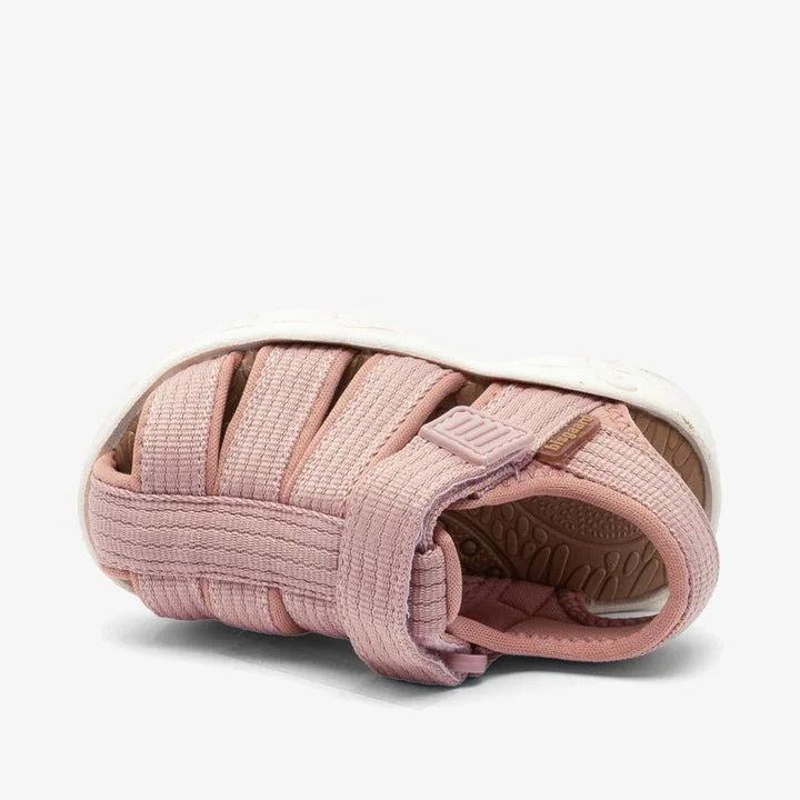 Rosa barneklær sandal med velcro, myk tekstil og hvit såle for små barn