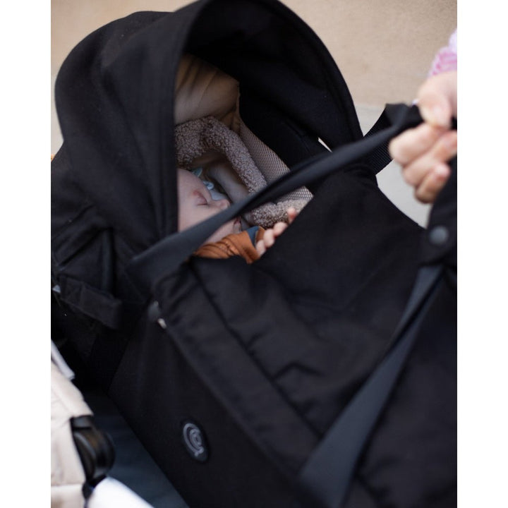 Easygrow Favn 2 Carrynest® – Trygg bærebag &amp; babynest til baby | Kordfløyel Ivory | Torgunns Barneklær AS