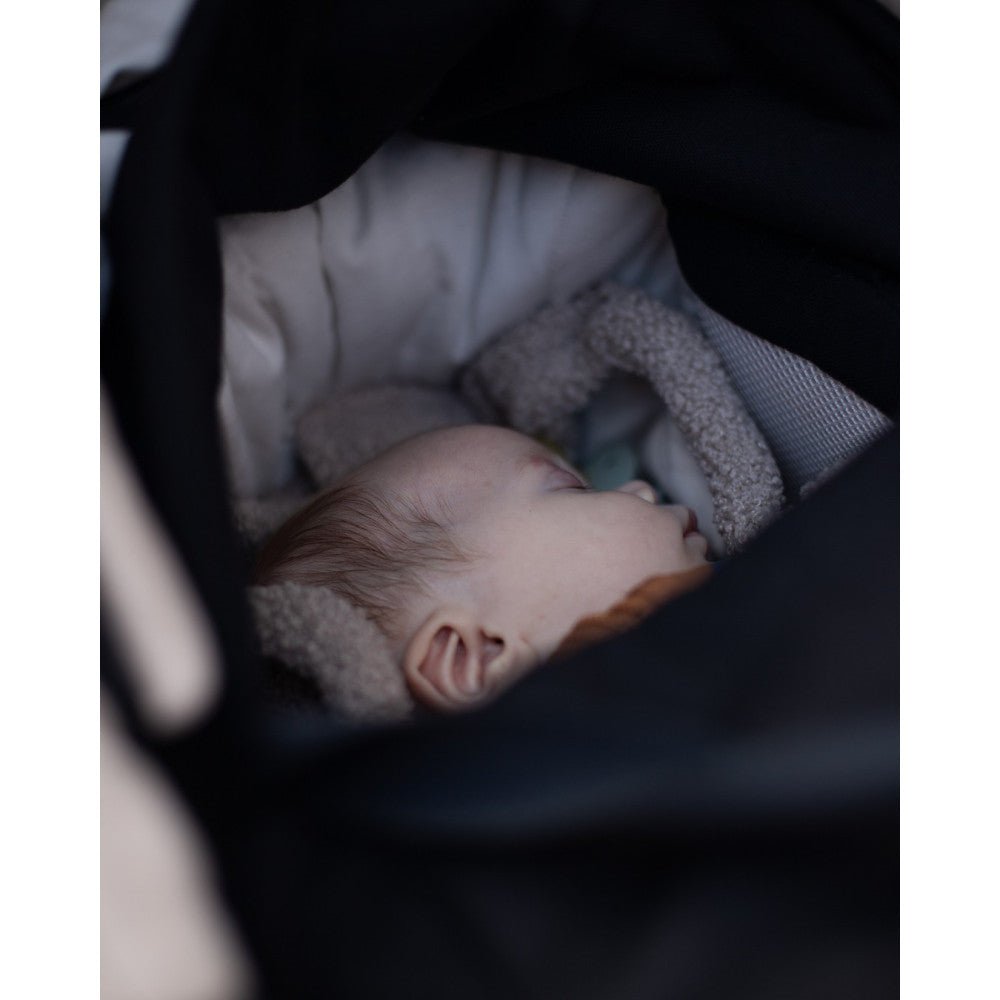 Easygrow Favn 2 Carrynest® – Trygg bærebag &amp; babynest til baby | Kordfløyel Ivory | Torgunns Barneklær AS