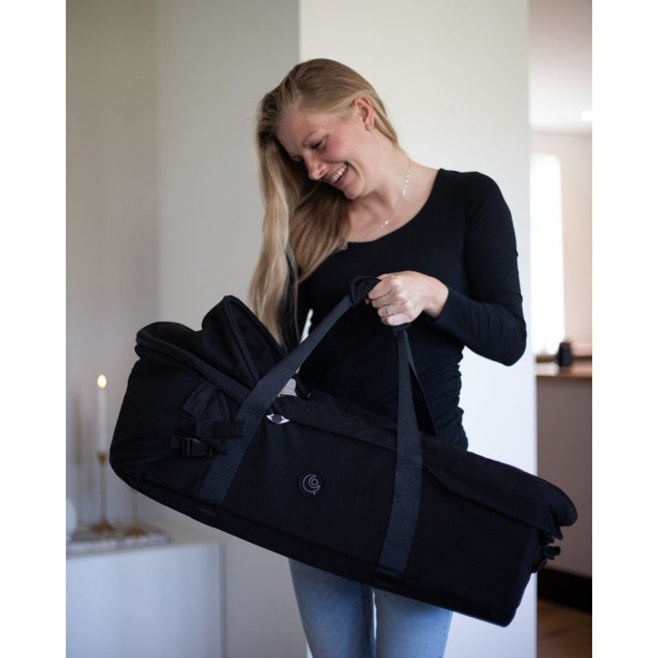 Easygrow Favn 2 Carrynest® – Trygg bærebag &amp; babynest til baby | Kordfløyel Ivory | Torgunns Barneklær AS