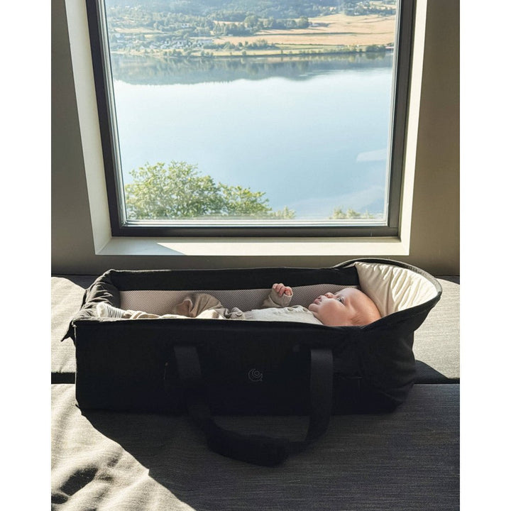 Easygrow Favn 2 Carrynest® – Trygg bærebag &amp; babynest til baby | Kordfløyel Ivory | Torgunns Barneklær AS