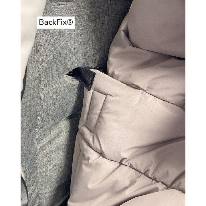 Beige pufferjakke med BackFix®-feste til barnevogn, myk og varm barneklær for vinteren