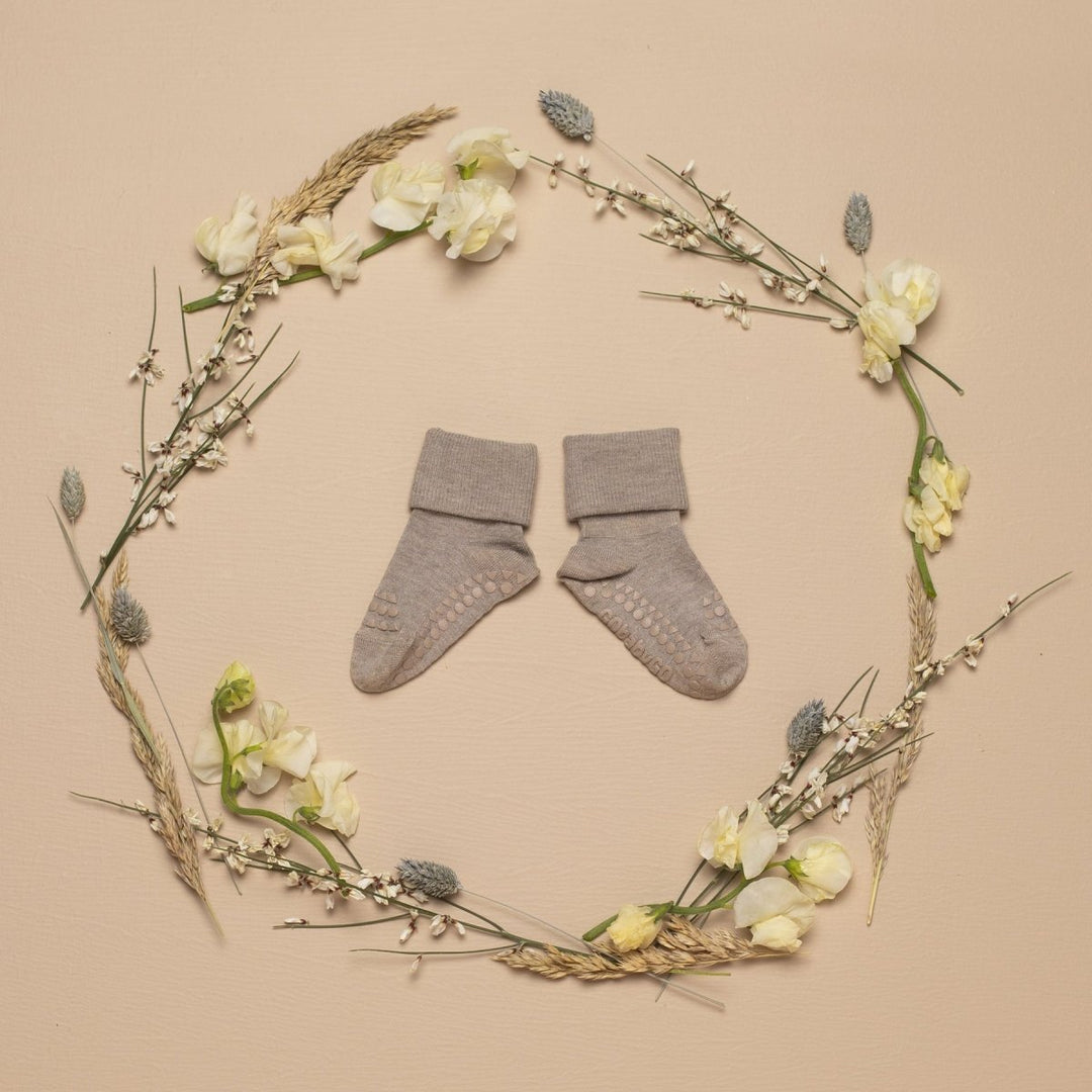 GoBabyGo | Anti - skli bambussokker – Sand | Torgunns Barneklær AS