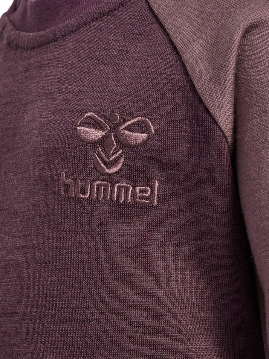 hummel WULBATO SWEATSHIRT - HUCKLEBERRY | Torgunns Barneklær AS