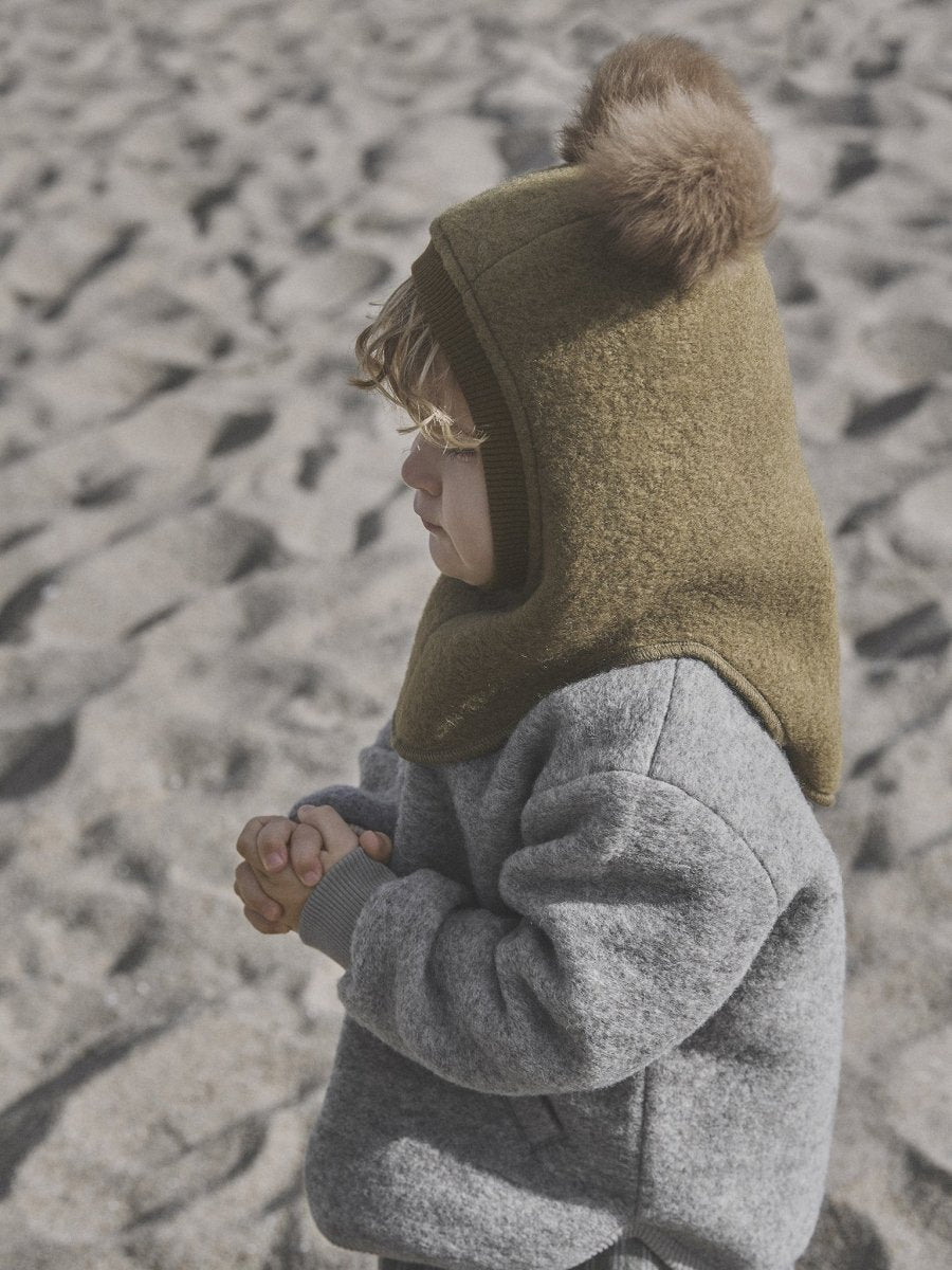 HUTTEliHUT | Balaclava Wool Alpaca Pompoms - Beetle | Torgunns Barneklær AS