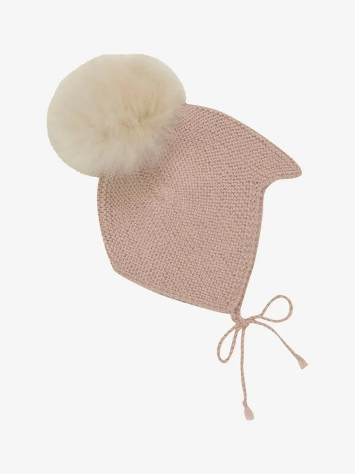 Myk strikket babyhette med pelspompon og snor, perfekt vinterutstyr for spedbarn