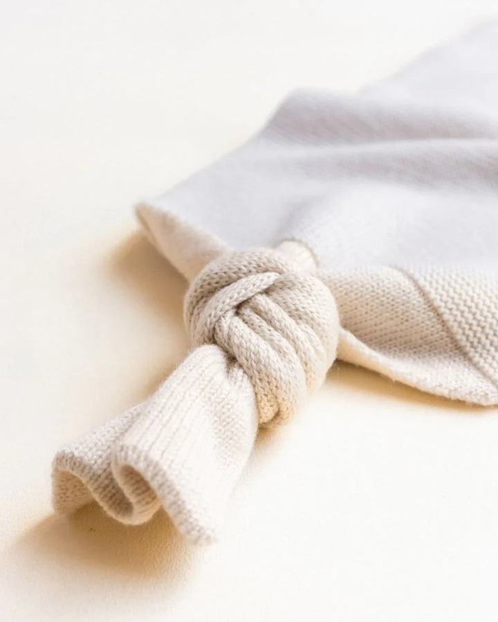 Myk ullbarneklær med knute, bærekraftig og behagelig for spedbarn og småbarn