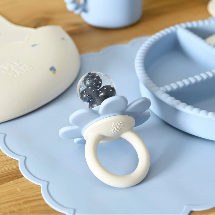 Jack o Juno | Poppy Fruit Feeder - Cream &amp; Pale Blue | Torgunns Barneklær AS