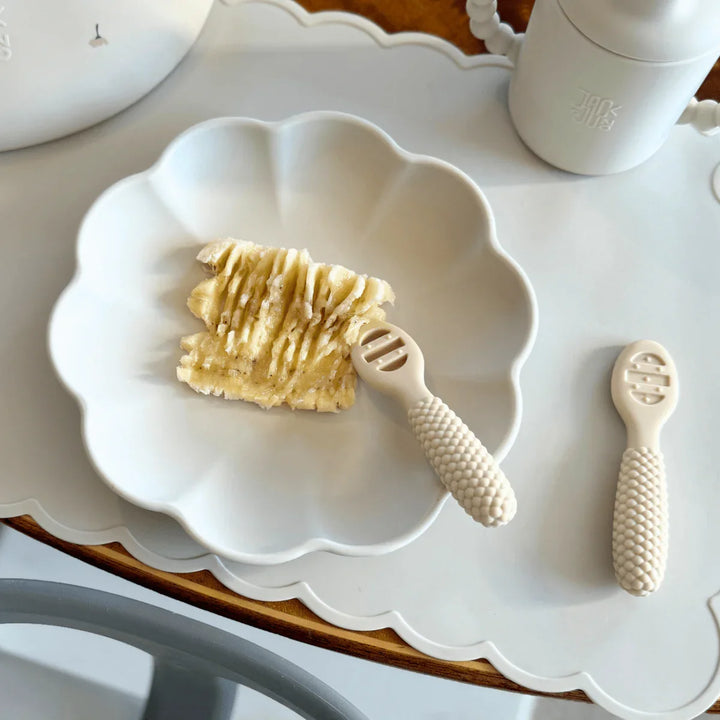 Baby mat med banan og silikonspisepinner for småbarns mat