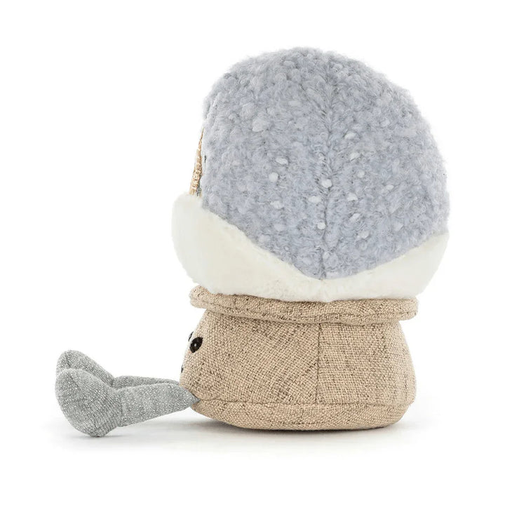 Myk grå plysval med ullhette og beige jakke, perfekt barneklær til små barn