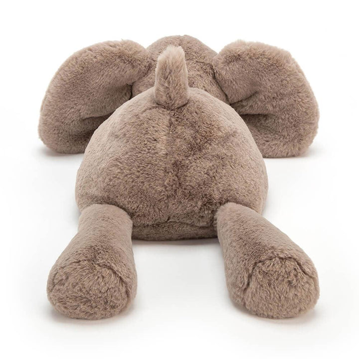 Myk grå plys elefant med store ører, perfekt som babygave eller barneleketøy