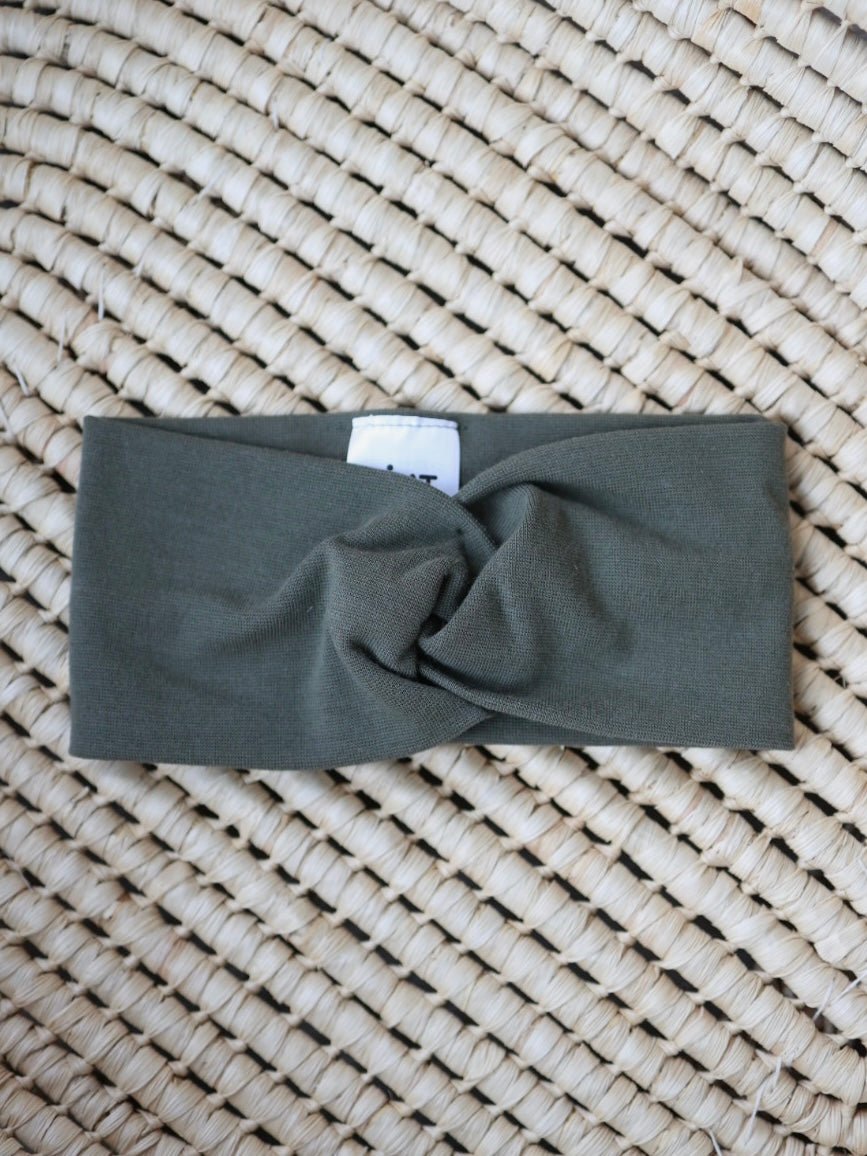 KIVAT Knute Pannebånd - Dyp Skog | Torgunns Barneklær AS