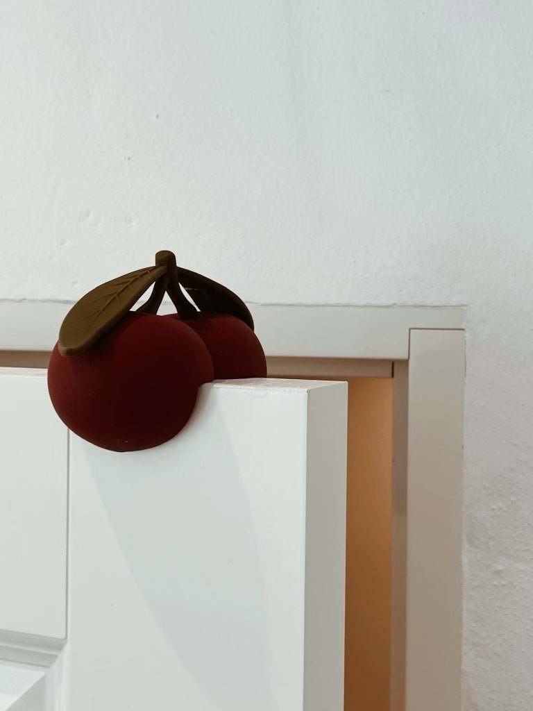 Konges Sløjd | Door Stop Cherry dørstopper – Cherry | Torgunns Barneklær AS
