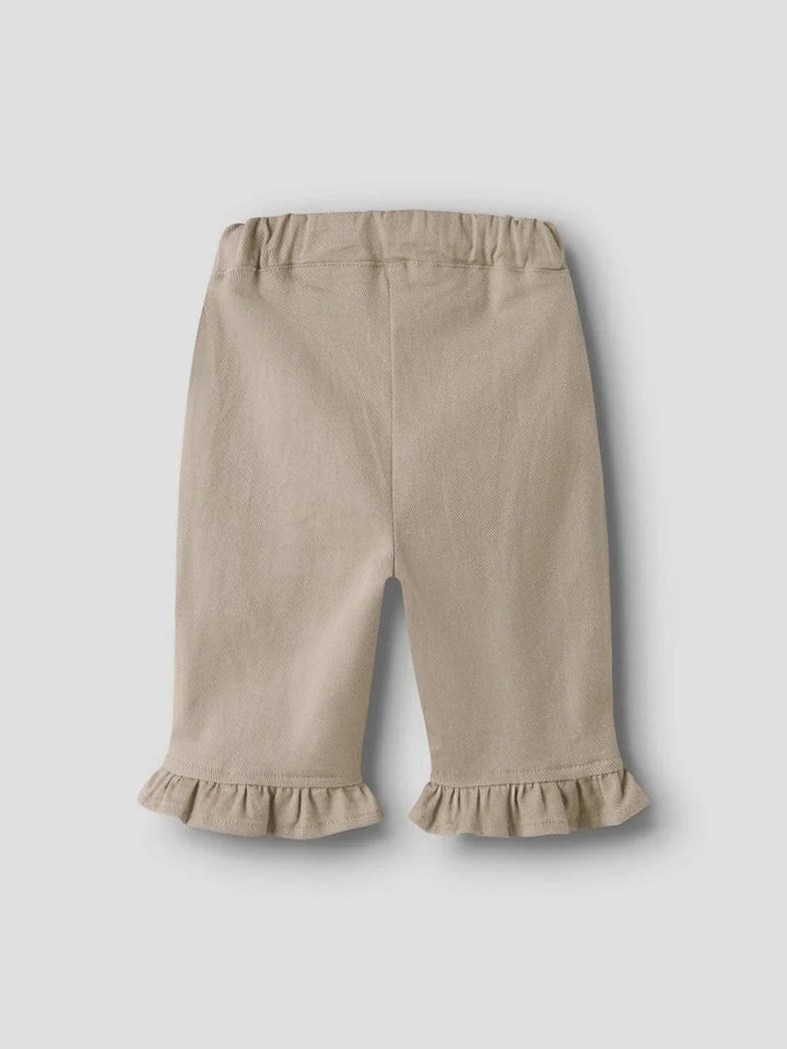 Beige babybukser med volanger, myke barneklær for spedbarn og småbarn