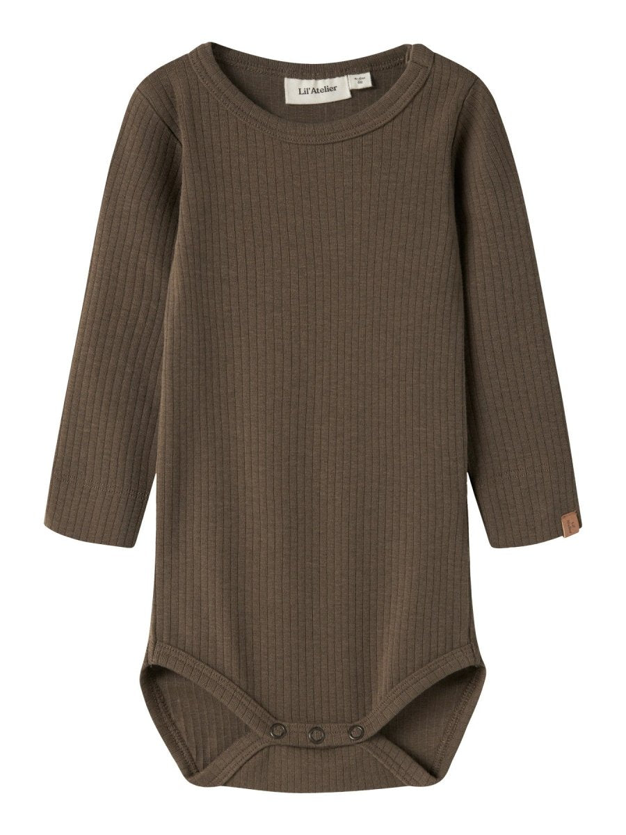Lil' Atelier Baby GABO BIB LS SLIM BODY - Teak | Torgunns Barneklær AS