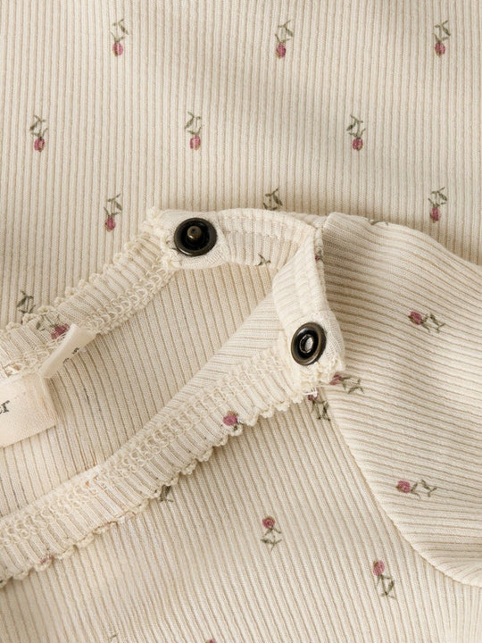 Lil' Atelier Baby GAGO LS NIGHTSUIT - Turtledove | FLORAL | Torgunns Barneklær AS