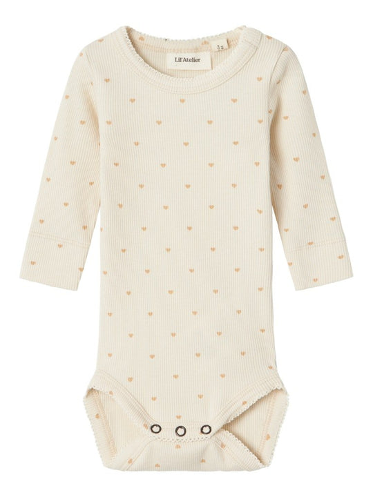 Lil' Atelier Baby GAGO LS SLIM BODY NOOS - Turtledove Heart | Torgunns Barneklær AS