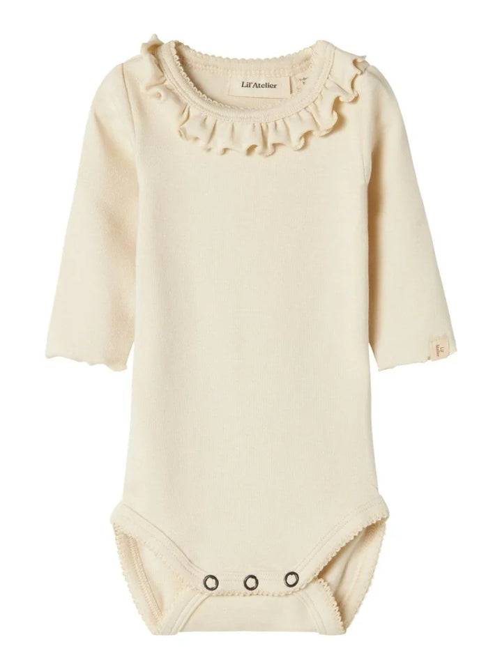 Myk babybody med rynker og knapper, perfekt for spedbarn 0-8 år