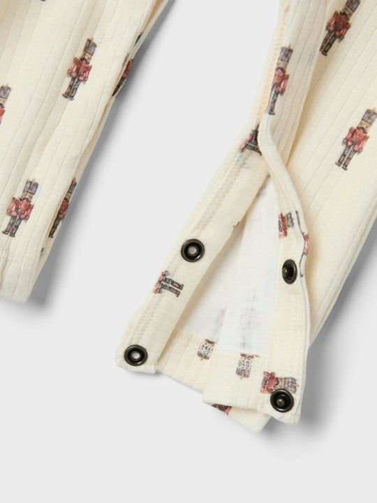 Lil' Atelier Baby GIO BIF LS SLIM SUIT - Toy Soldier | Torgunns Barneklær AS